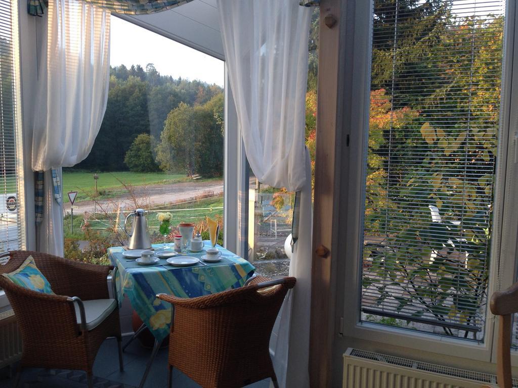 Pension-Ferienwohnung Liesbachtal Direkt Am Waldrand Bayerische Rhoen Schönau an der Brend Buitenkant foto